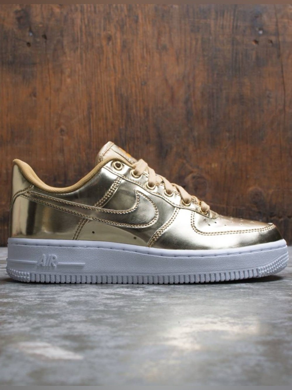 NIKE - Air Force 1 Low - Metallic Gold - Men’s Size 11.5 / Women’s 13.5